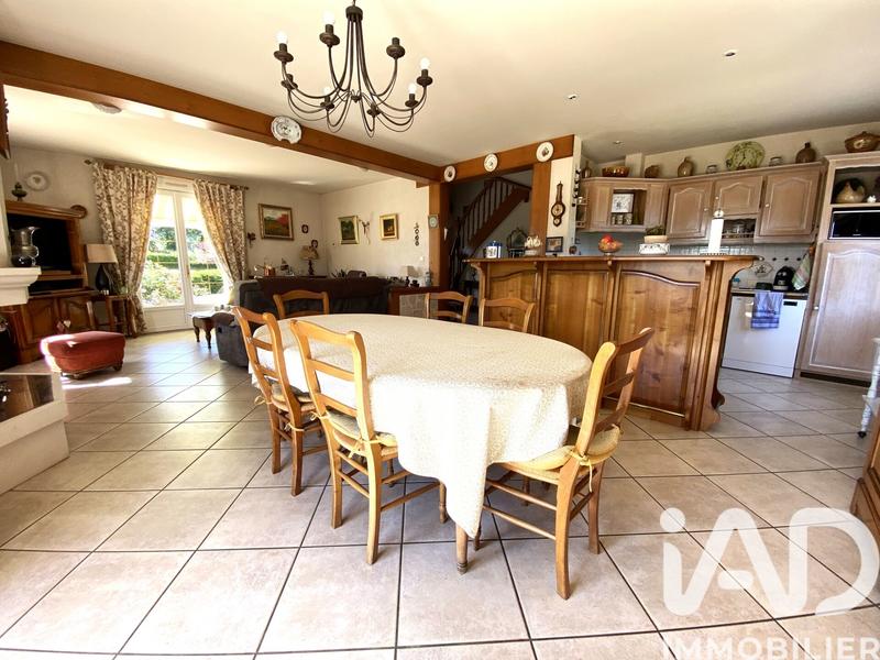 Maison - 185 m² - 8 pièces