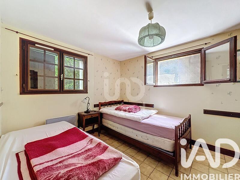 Maison - 250 m² - 11 pièces