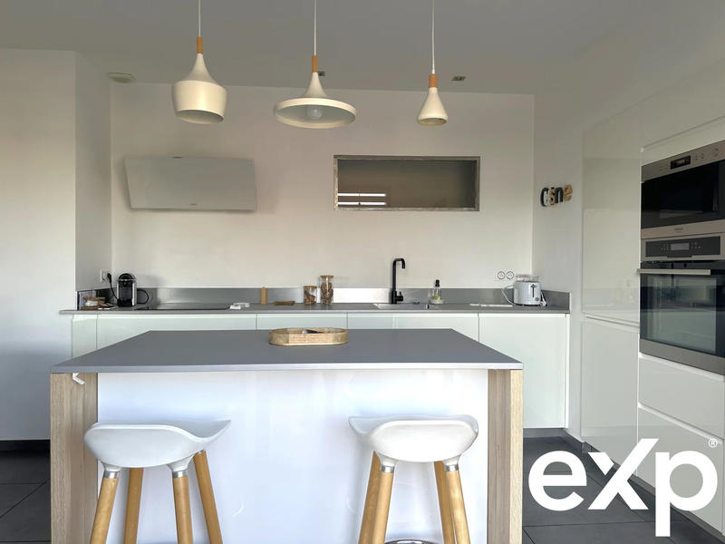 Appartement - 99 m² - 4 pièces