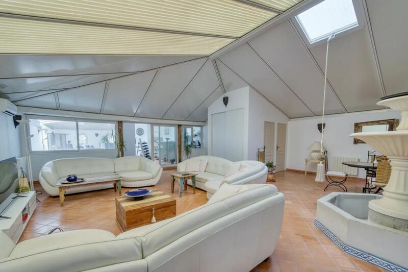 Demeure - 307 m² - 5 pièces