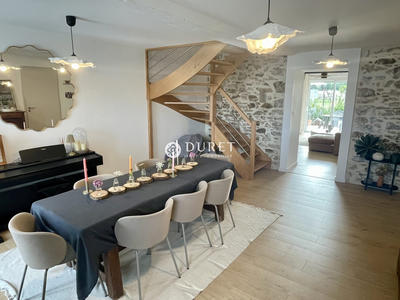 Maison - 127 m² - 10 pièces
