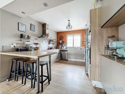 Maison - 138 m² - 6 pièces