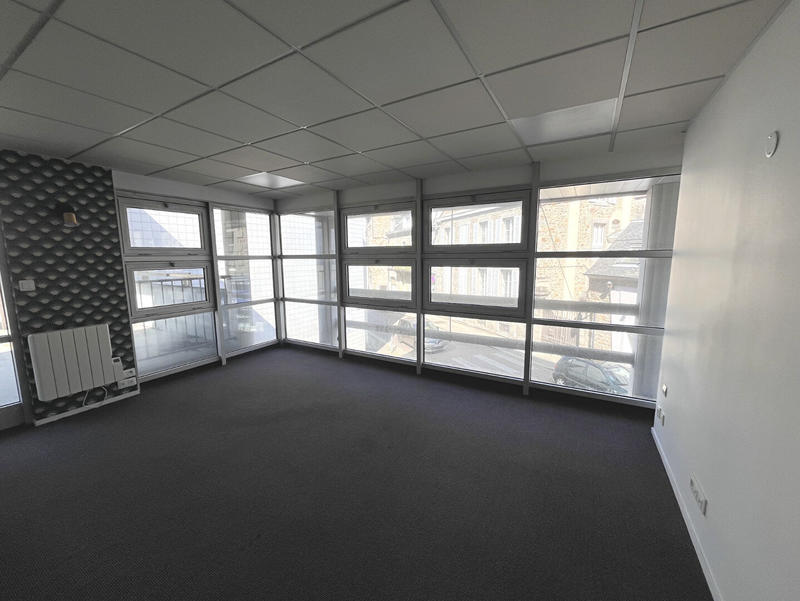 Bureau - 79 m² - 5 pièces