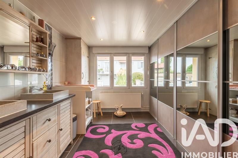 Maison - 127 m² - 8 pièces