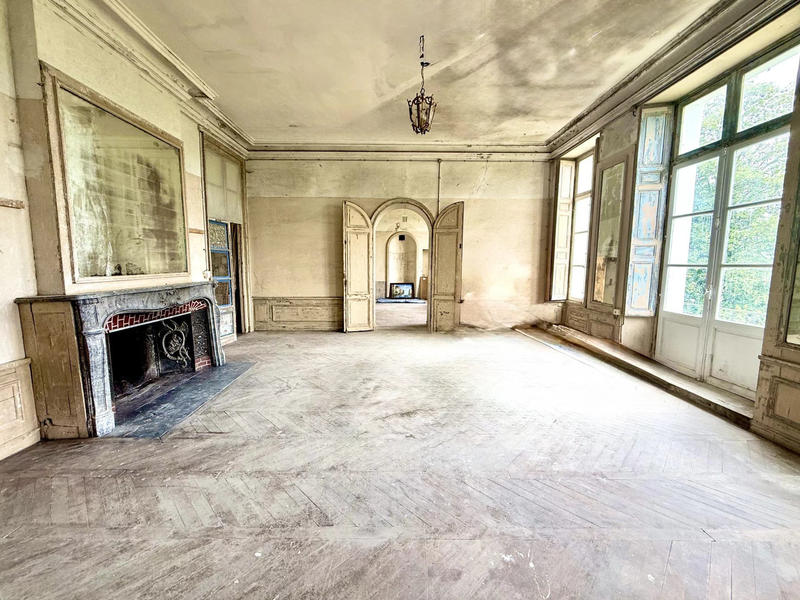 Château - 900 m² - 35 pièces