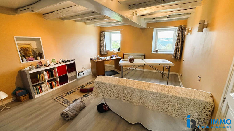 Maison - 373 m² - 8 pièces