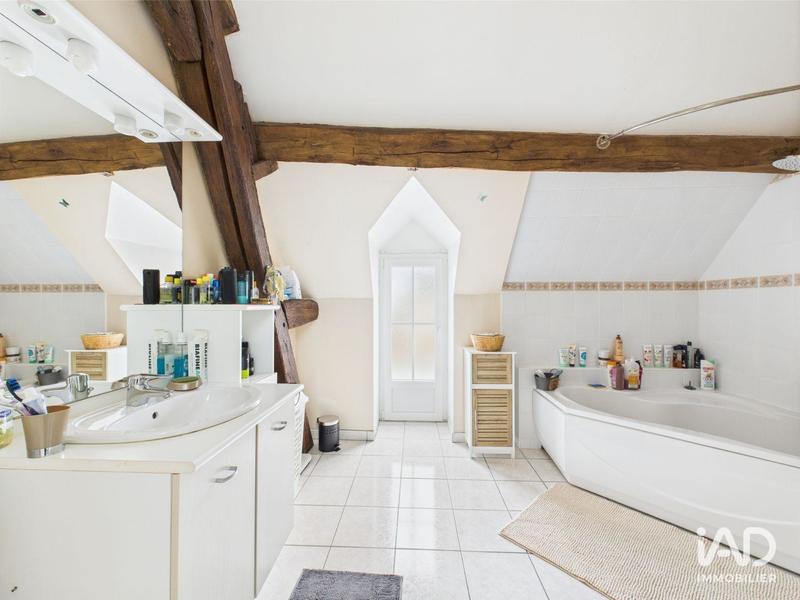 Maison - 237 m² - 6 pièces