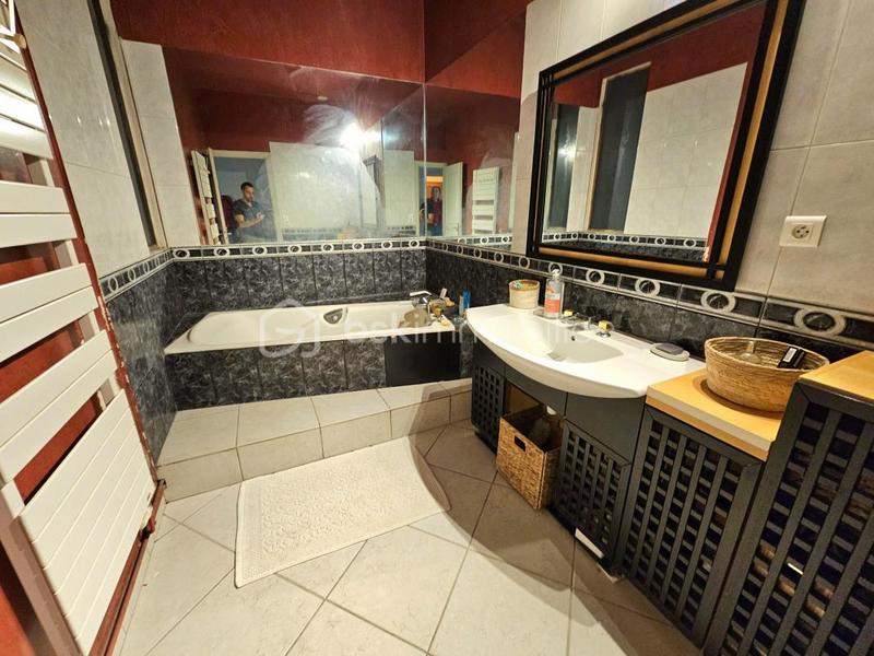 Appartement - 141 m² - 5 pièces