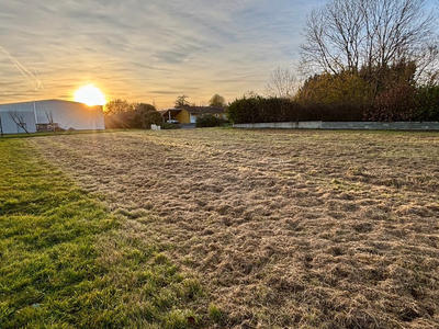 Terrain constructible - 2 470 m²