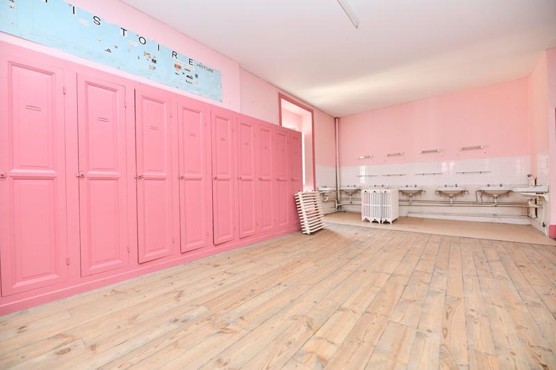 Maison - 1 100 m² - 30 pièces