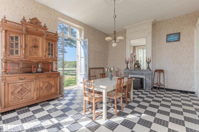 Château - 430 m² - 11 pièces