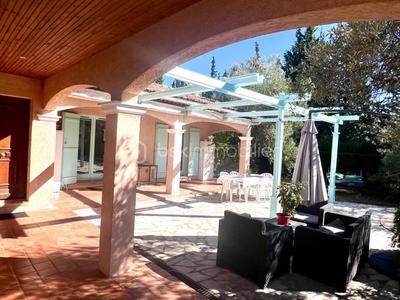 Maison traditionnelle - 187 m² - 7 pièces