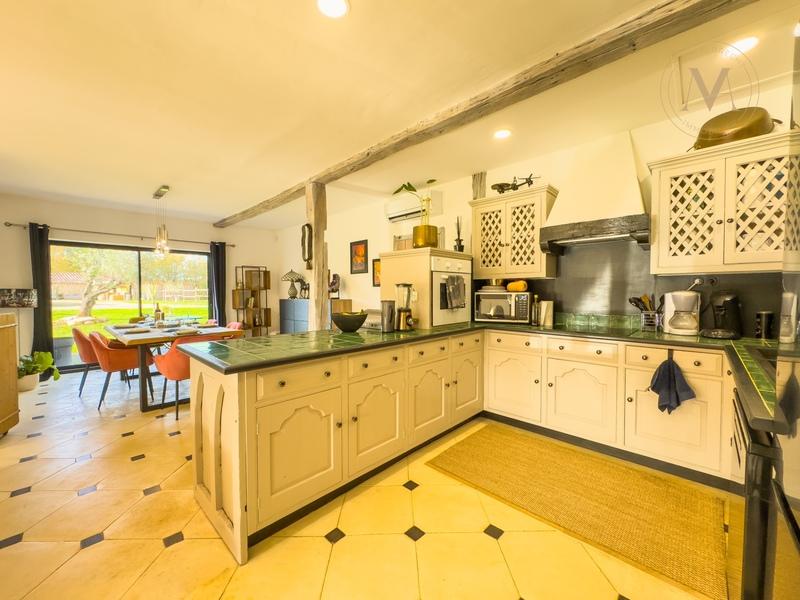 Haras - 250 m² - 6 pièces