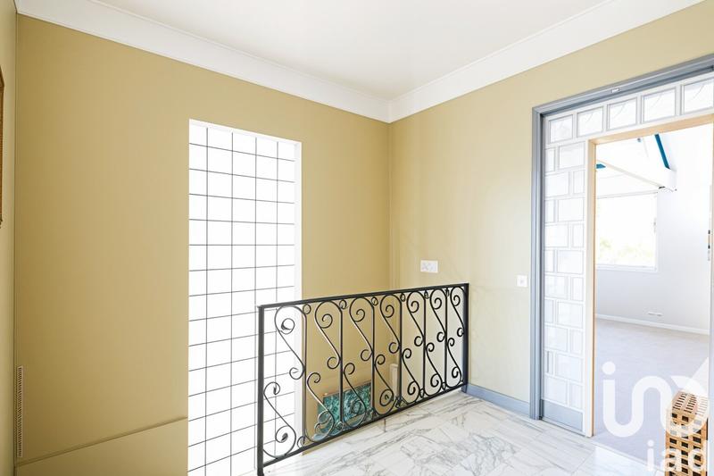 Maison - 235 m² - 11 pièces