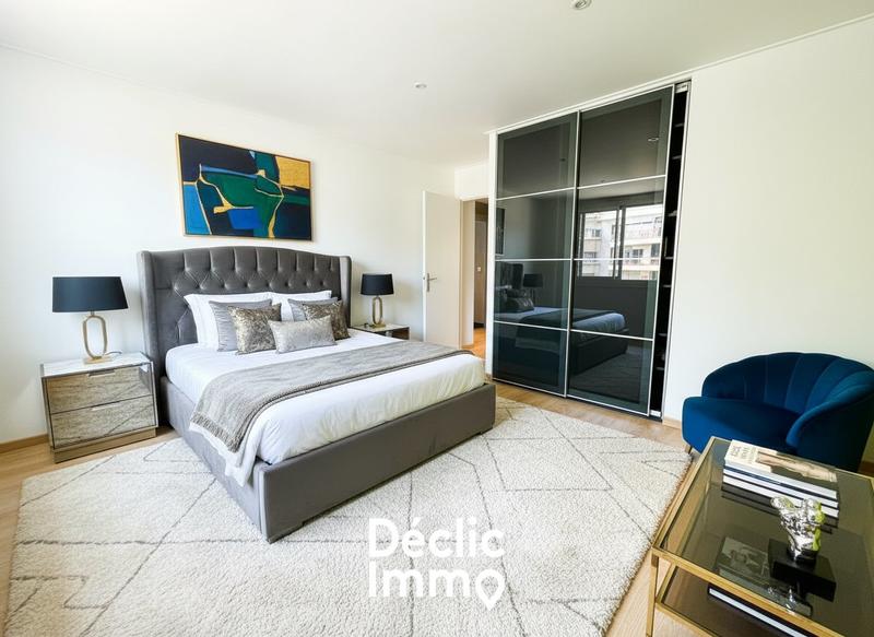 Appartement - 80 m² - 4 pièces