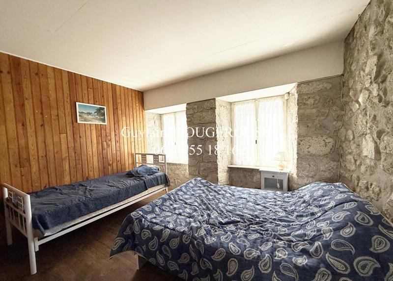 Maison - 140 m² - 7 pièces