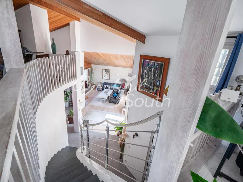 Villa - 263 m² - 5 pièces