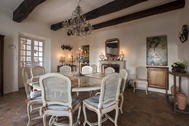 Maison - 520 m² - 15 pièces