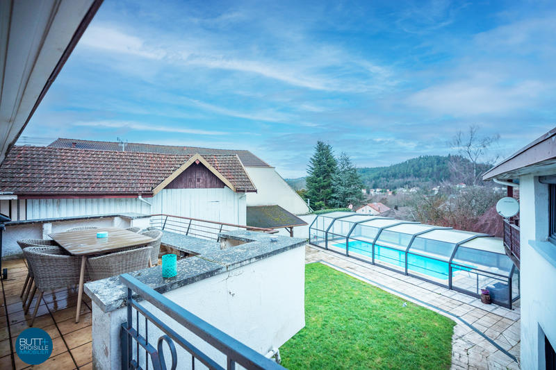 Maison - 390 m² - 11 pièces