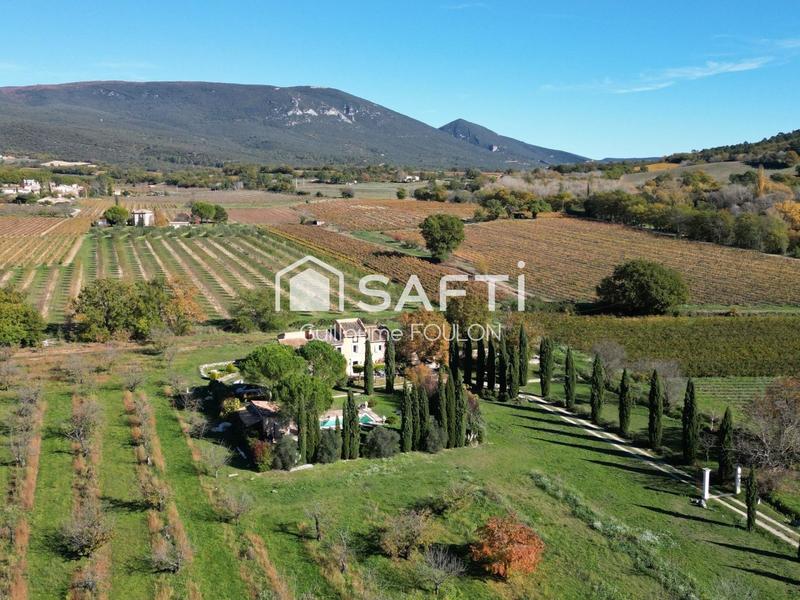 Maison - 240 m² - 10 pièces