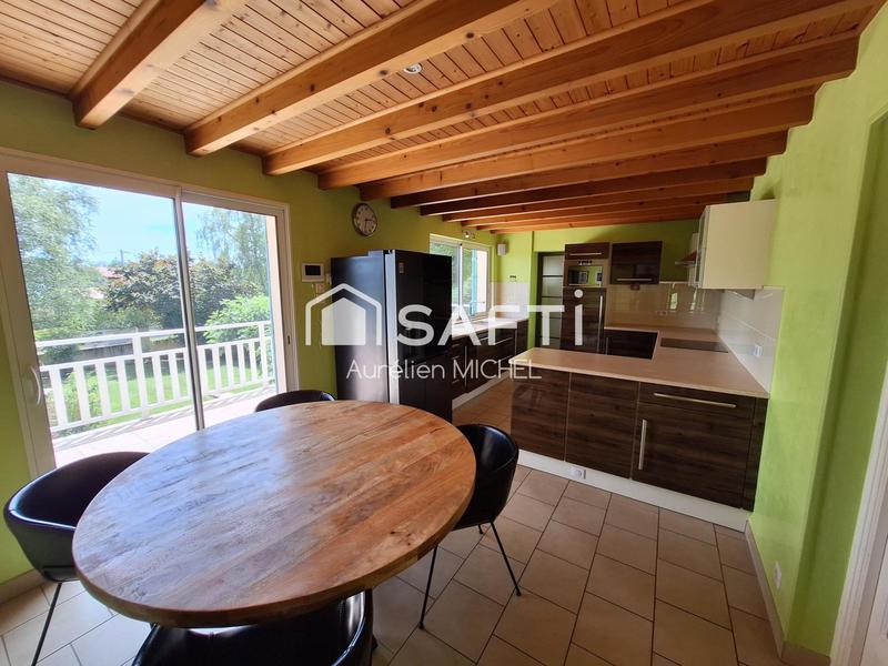 Maison - 245 m² - 9 pièces