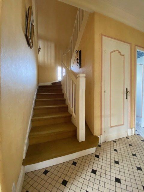 Maison - 140 m² - 8 pièces