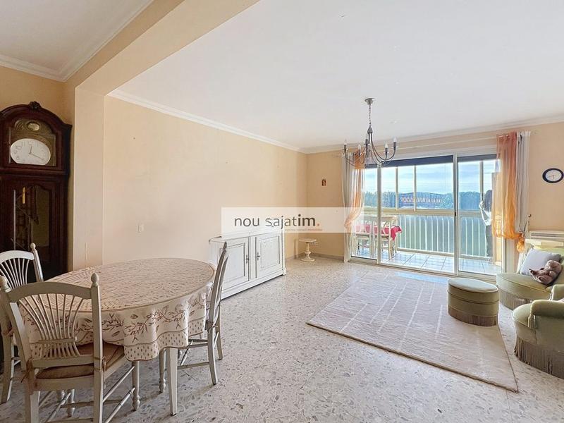 Appartement - 80 m² - 4 pièces