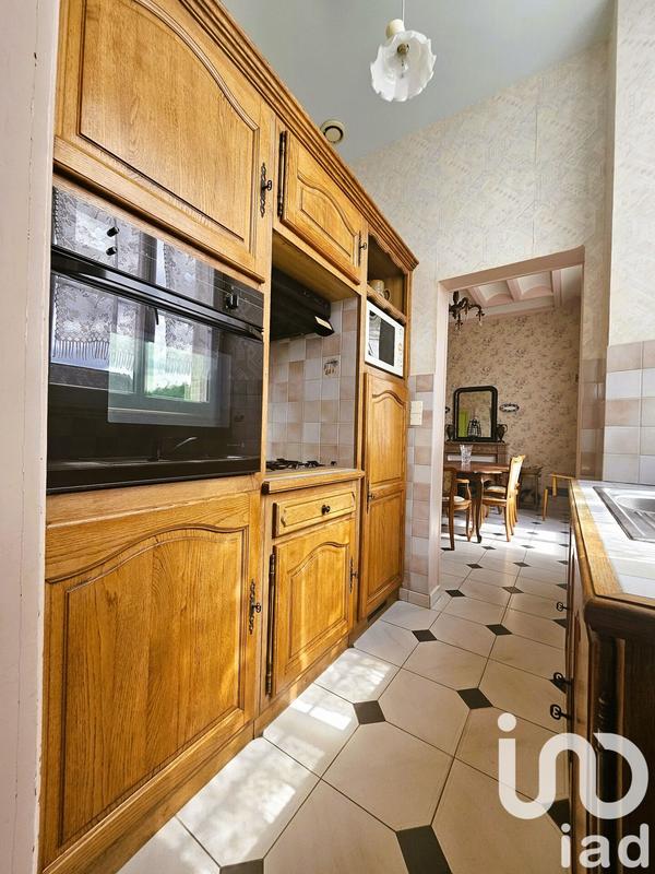 Maison - 265 m² - 11 pièces