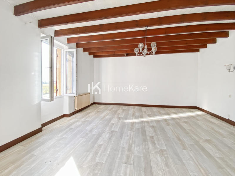 Maison - 230 m² - 6 pièces