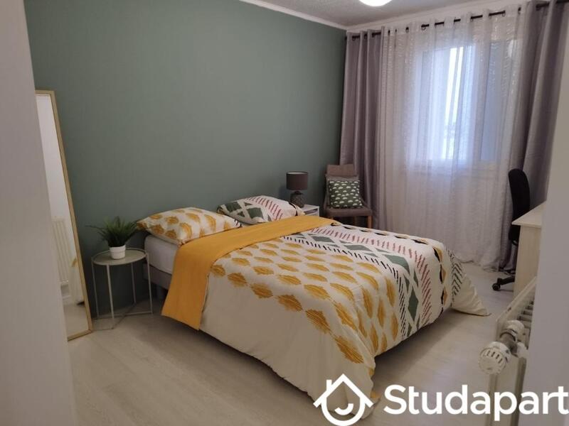 Chambre - 11 m² - 1 pièce