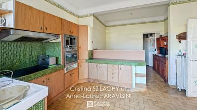 Maison - 210 m² - 10 pièces