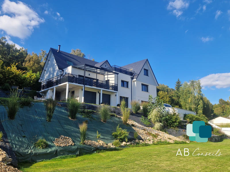 Maison contemporaine - 371 m² - 6 pièces