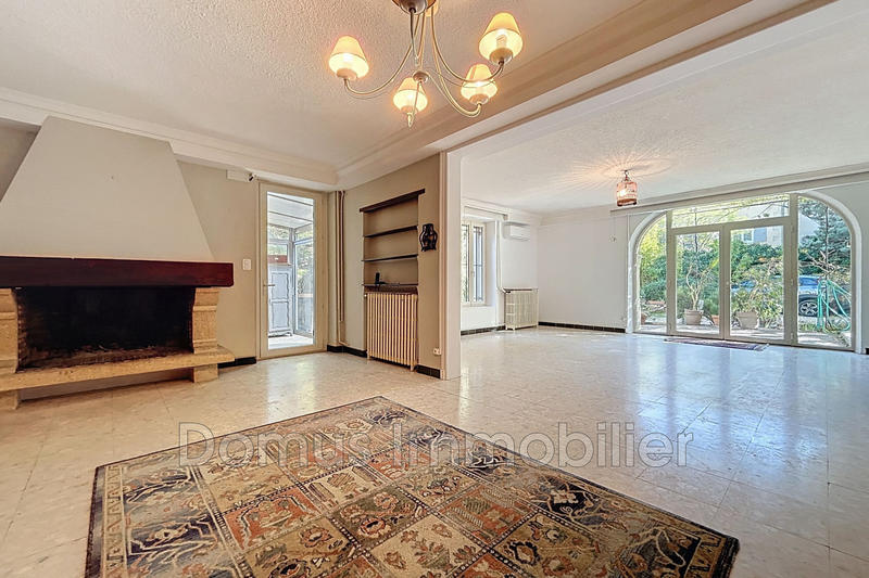 Maison - 283 m² - 11 pièces