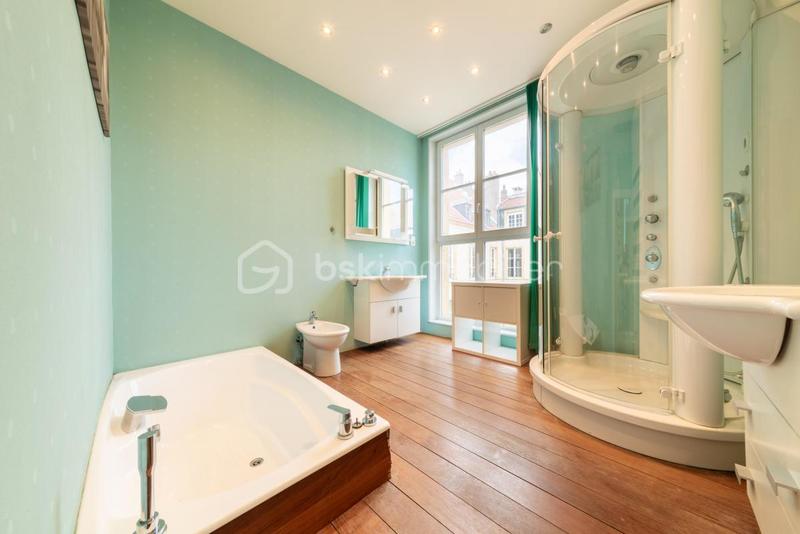 Appartement bourgeois - 196 m² - 8 pièces