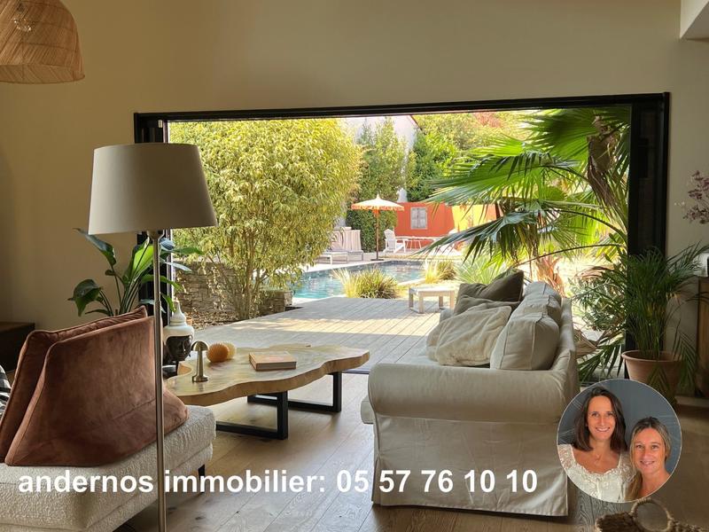 Villa - 310 m² - 10 pièces