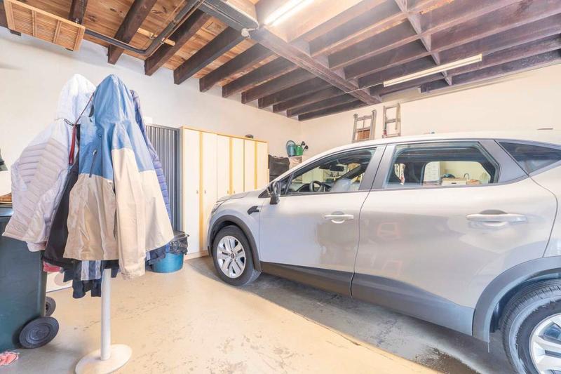 Maison - 396 m² - 9 pièces