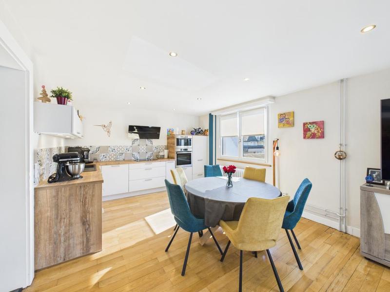 Maison - 202 m² - 5 pièces