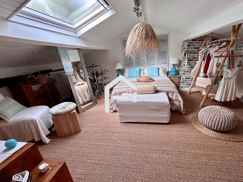 Villa - 284 m² - 7 pièces