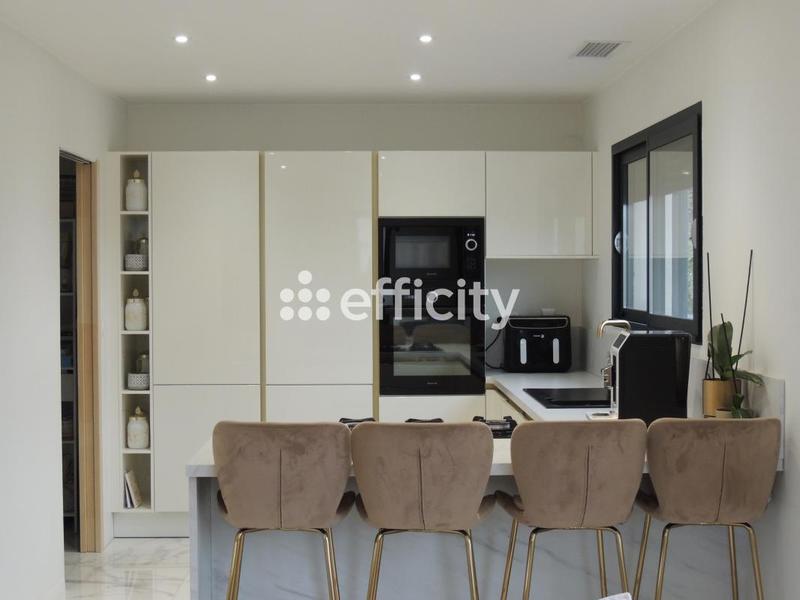 Maison - 128 m² - 4 pièces