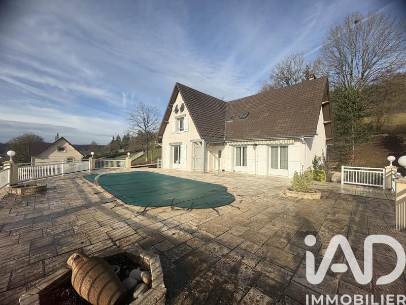 Maison - 180 m² - 8 pièces