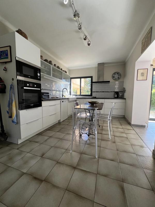 Villa - 200 m² - 5 pièces