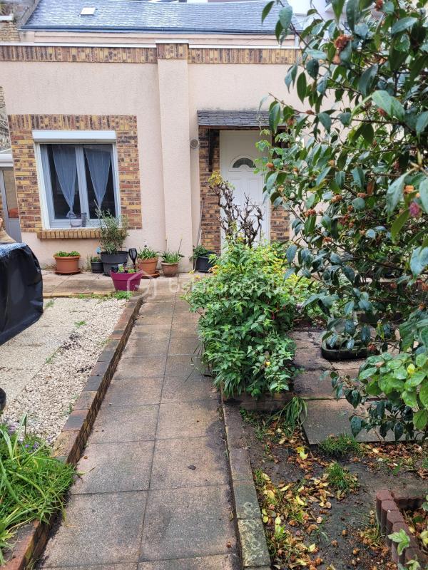 Maison - 96 m² - 4 pièces