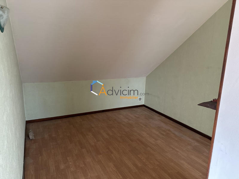 Maison - 220 m² - 6 pièces