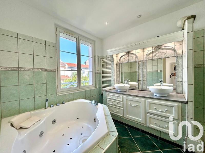 Maison - 148 m² - 6 pièces