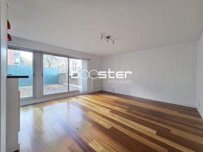 Appartement ancien - 74 m² - 3 pièces