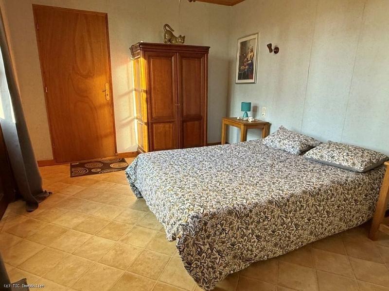 Propriété - 220 m² - 10 pièces