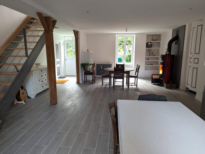 Maison - 280 m² - 8 pièces