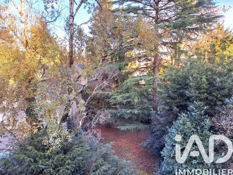 Maison - 248 m² - 9 pièces