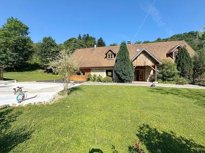 Local commercial - 245 m² - 10 pièces