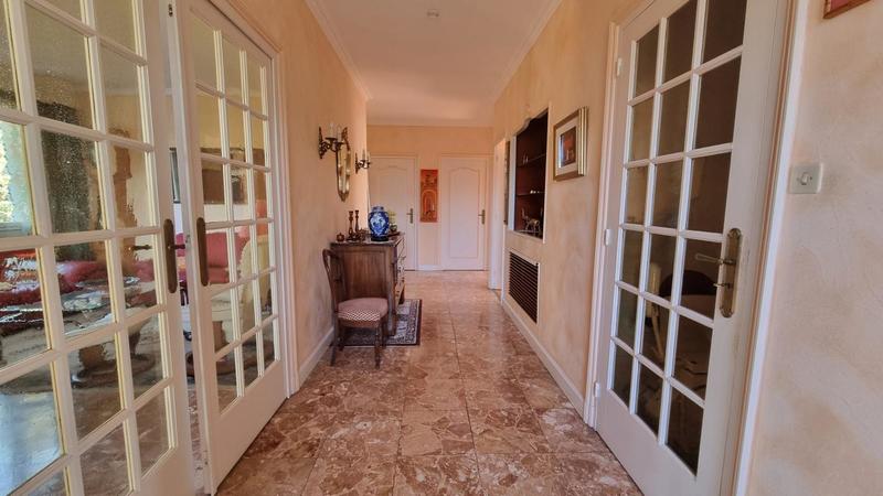 Maison - 210 m² - 6 pièces